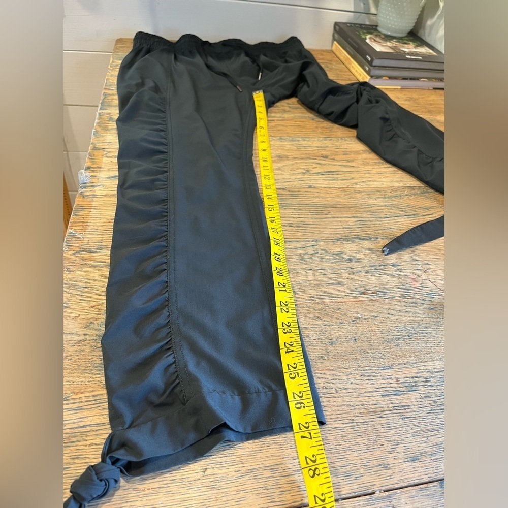 PRANA – BLACK ACTIVE RUCHED PANTS – SIZE L - Picture 9 of 9
